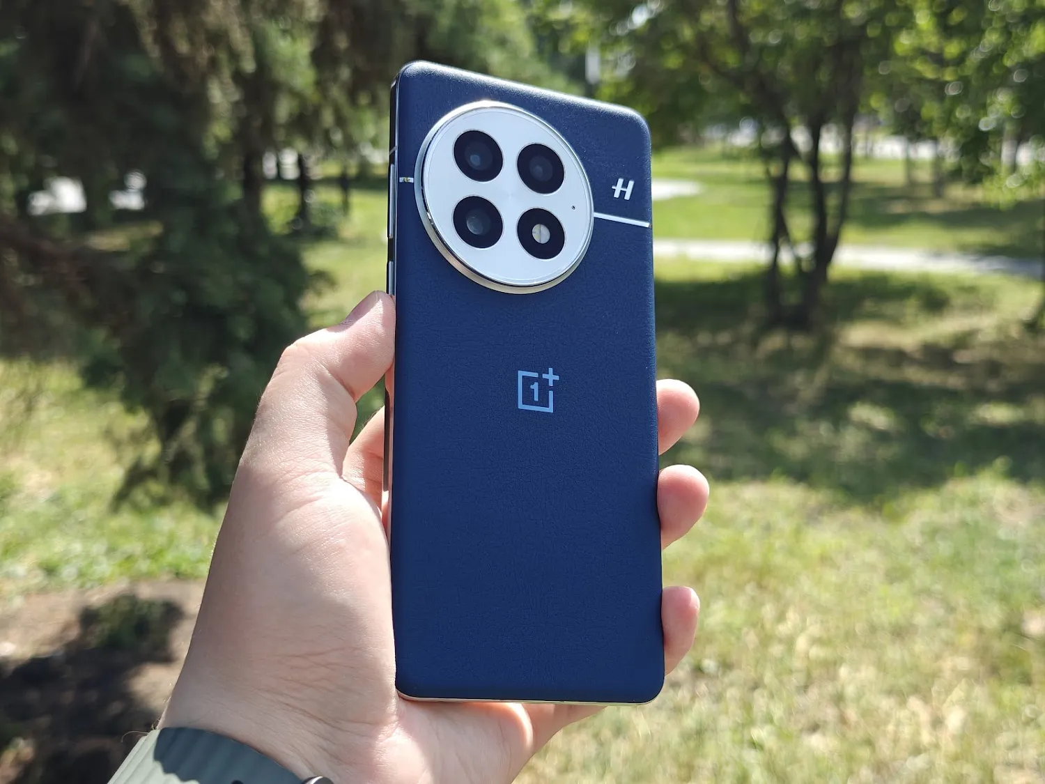 7 лучших смартфонов для покупки летом 2025