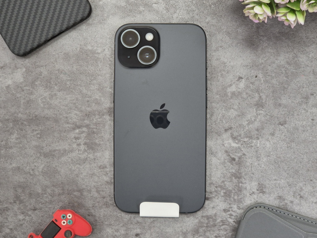 iPhone 15 спустя полгода. Стоит покупать?