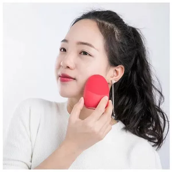 Массажер для чистки лица Jordan&Judy Electric Facial Cleanser (Красный) 2 Массажер для чистки лица Jordan&Judy Electric Facial Cleanser (Красный) 2